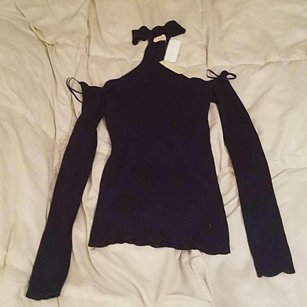 Blue long sleeve with choker